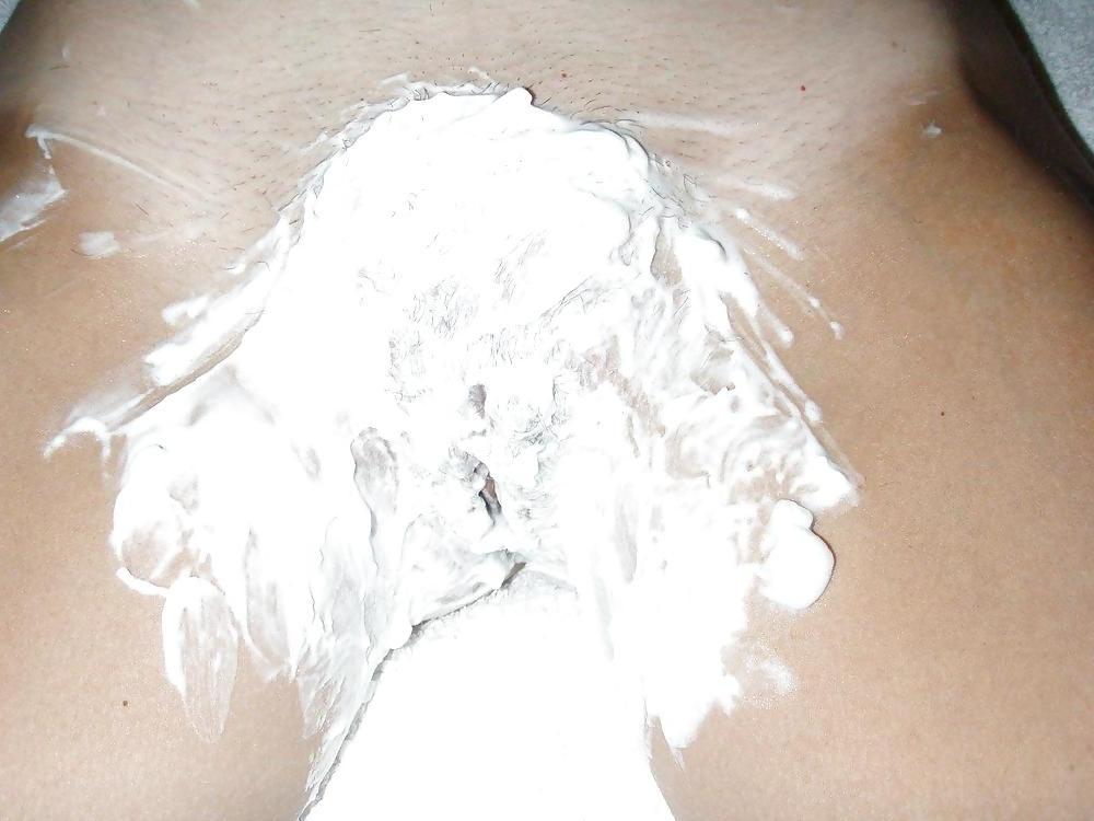 14P Some hot pussy shaving pics
