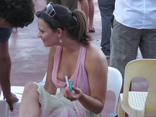 24P Girls on the street