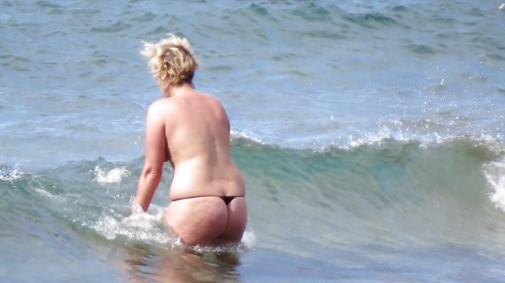 25P Holiday Voyeur 3