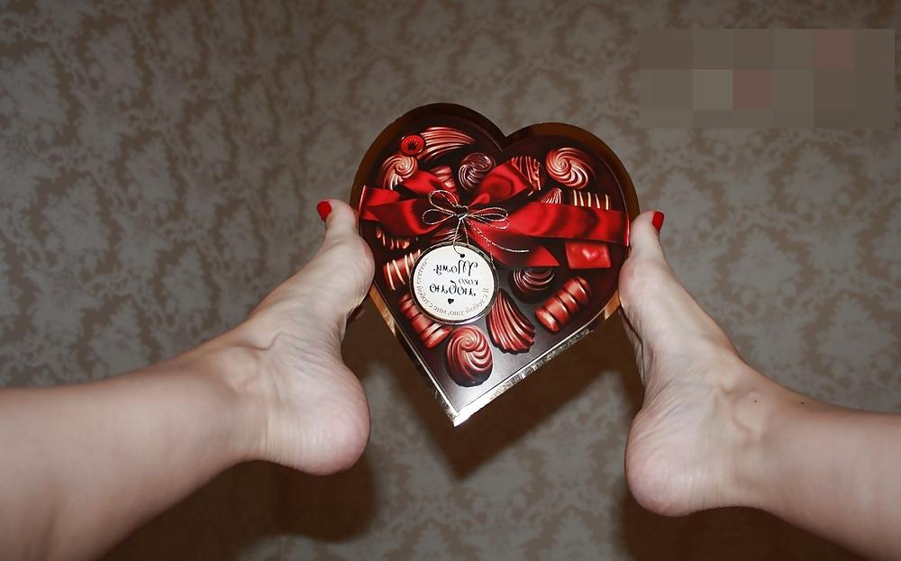 25P Milf very beautiful red nails