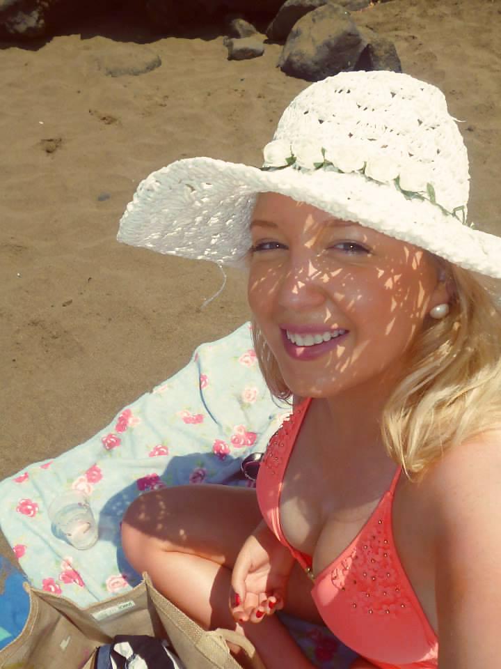 25P Irish Teens on Holiday
