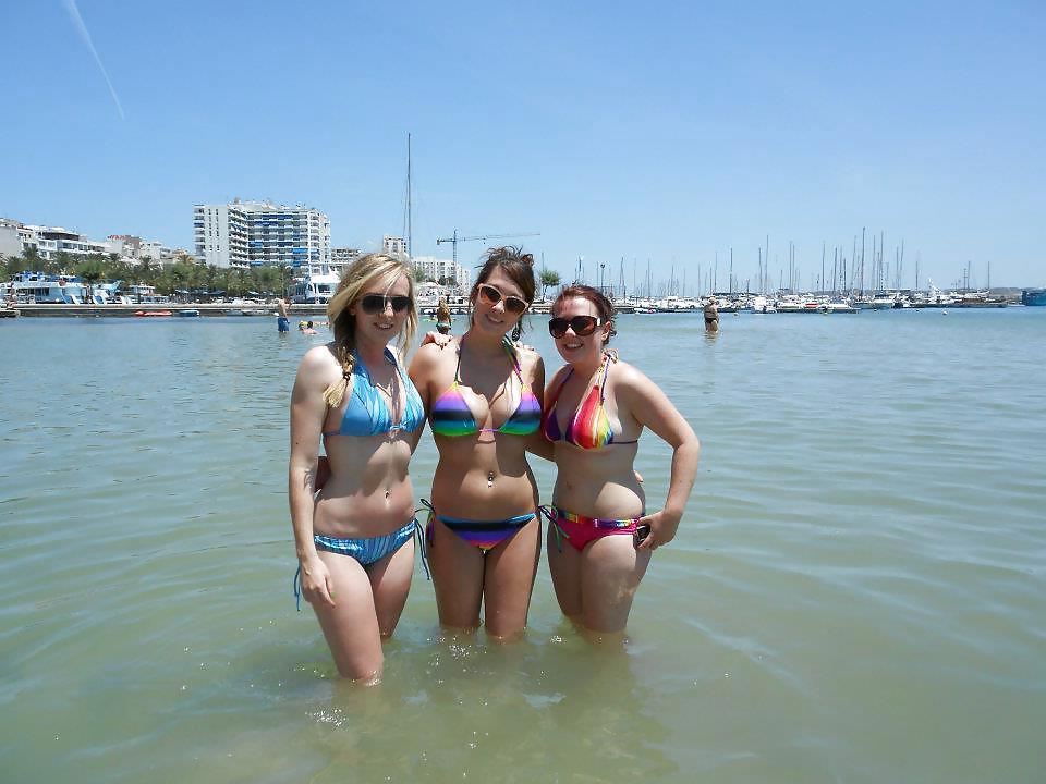 25P Irish Teens on Holiday