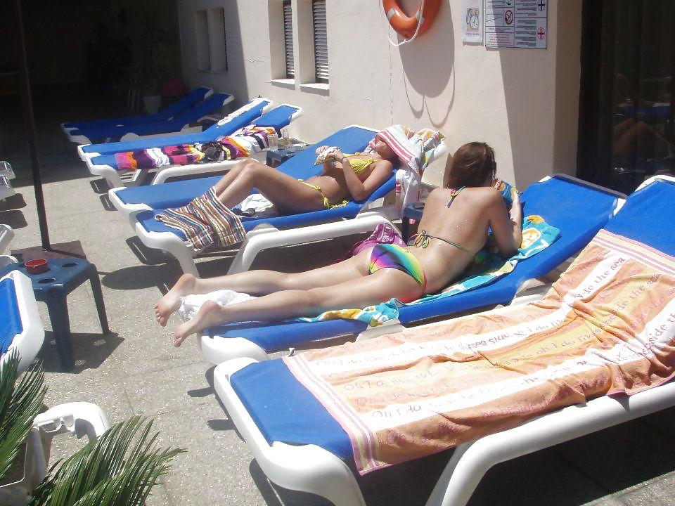 25P Irish Teens on Holiday