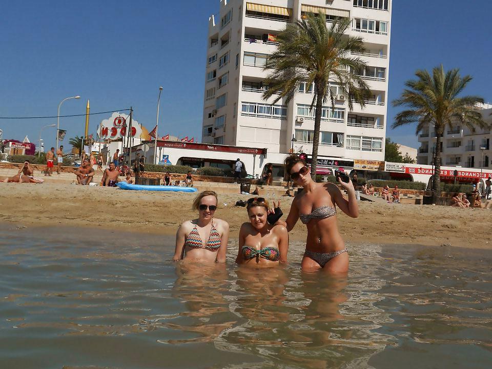 25P Irish Teens on Holiday