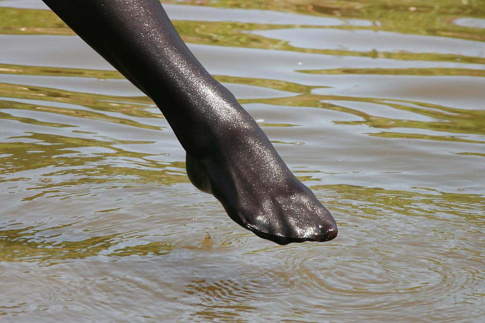 7P Wet Pantyhose 001
