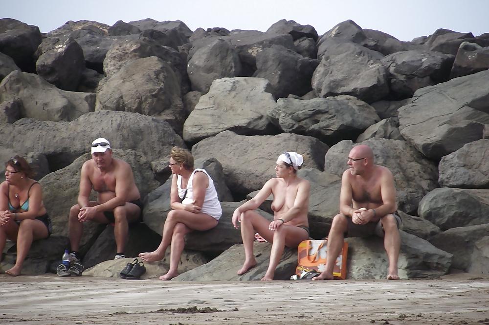 12P Holiday Voyeur 2
