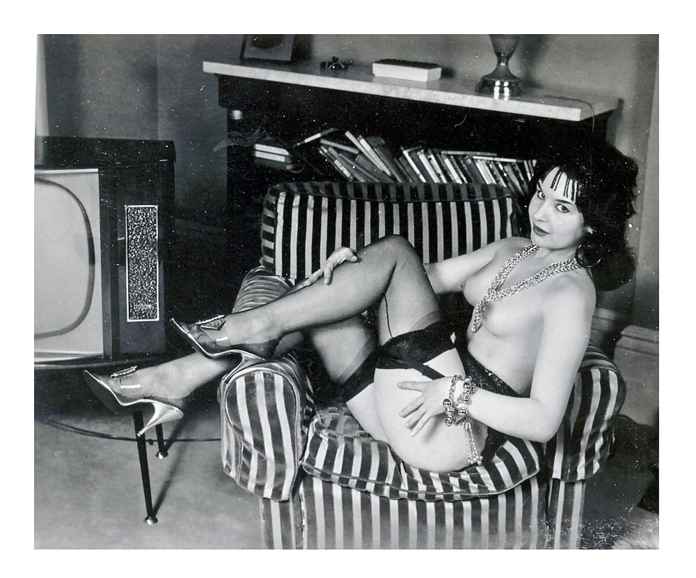 25P Unknown Pin-ups of the 1950's