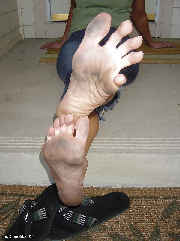 25P Mikayla Miles, big & sexy feet