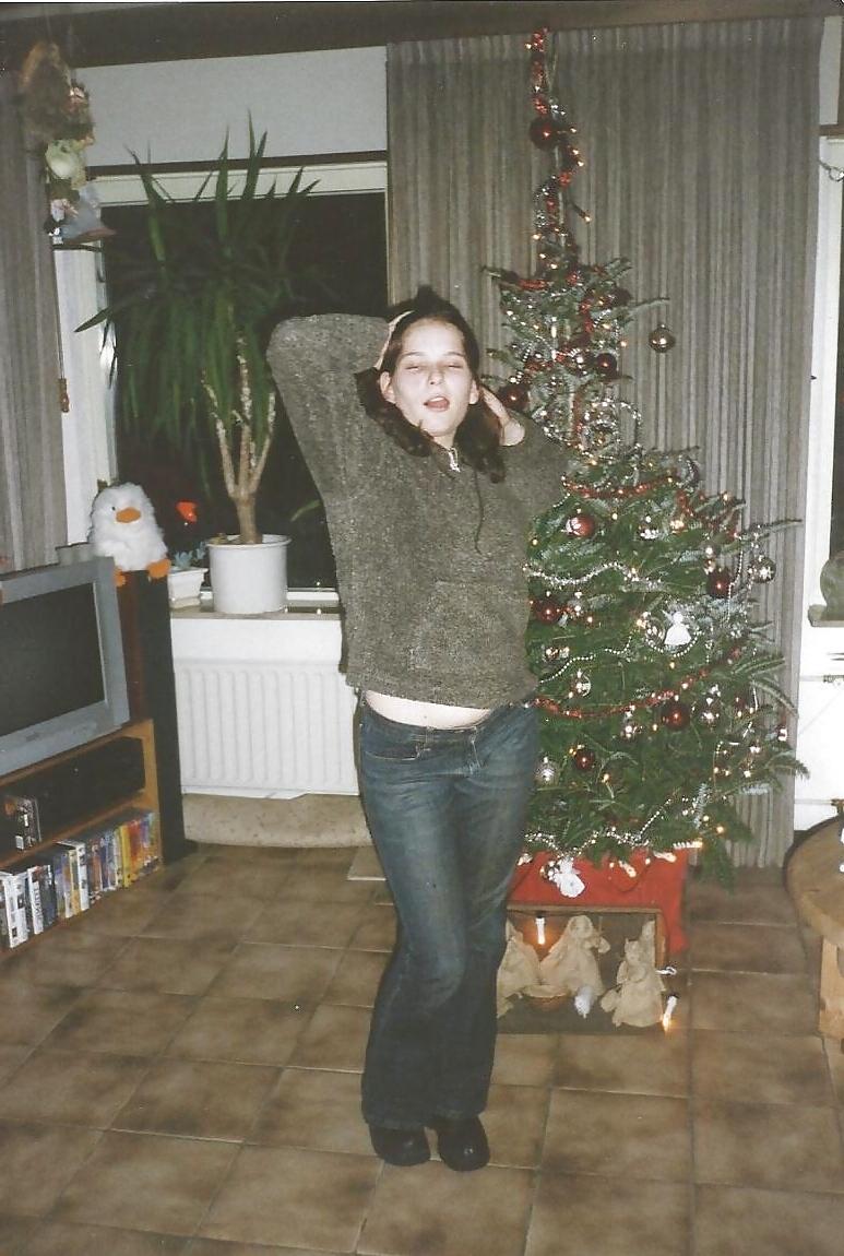 17P Dutch Anette with sister and friends. how to fuck?