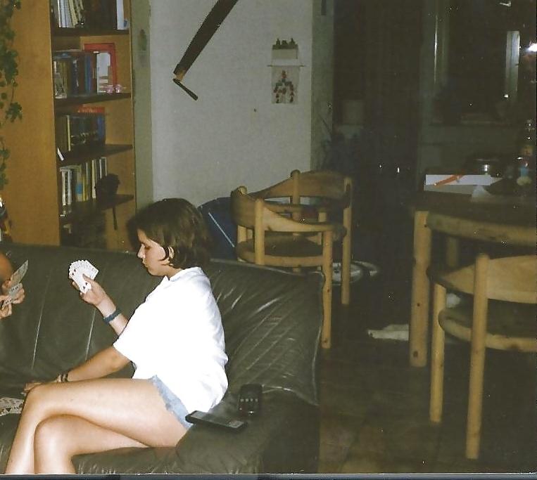 17P Dutch Anette with sister and friends. how to fuck?