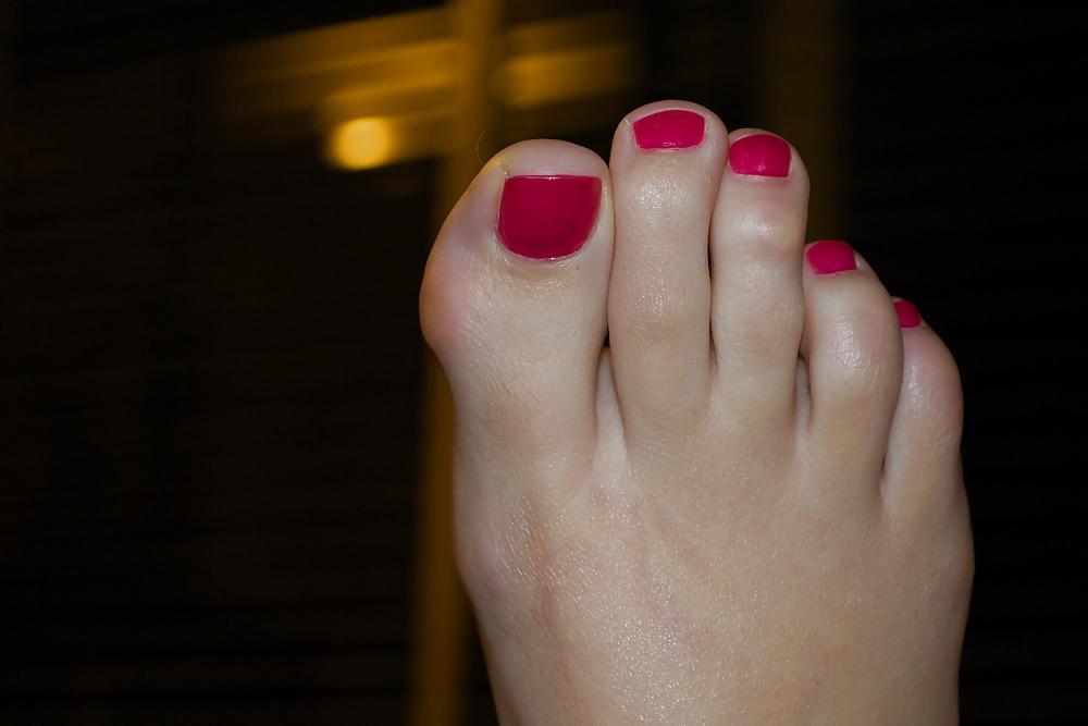 4P Jackie's Long Red Toes and Feet.