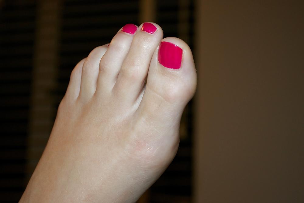 4P Jackie's Long Red Toes and Feet.