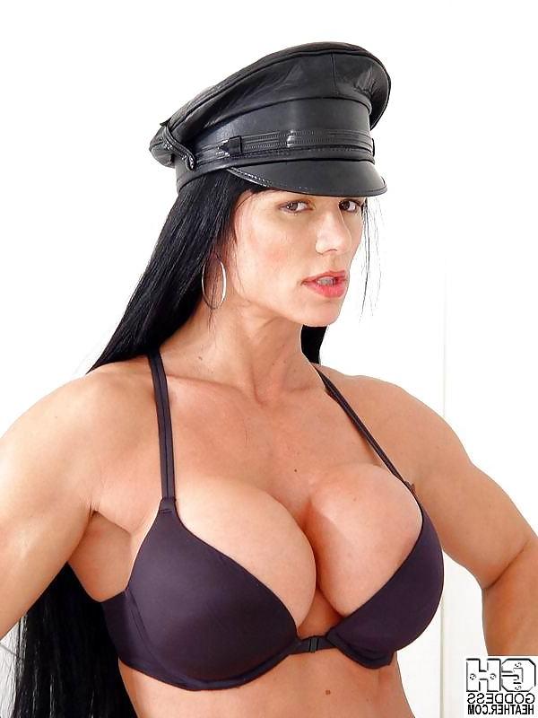 22P Strong muscle mistress 