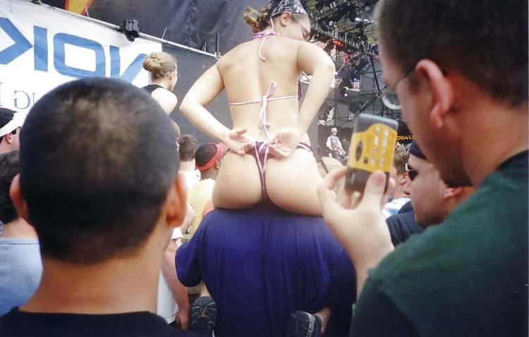 24P Flashing in the crowd