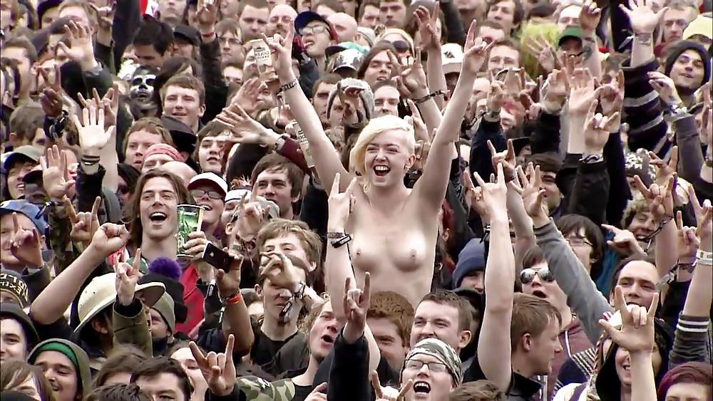 24P Flashing in the crowd