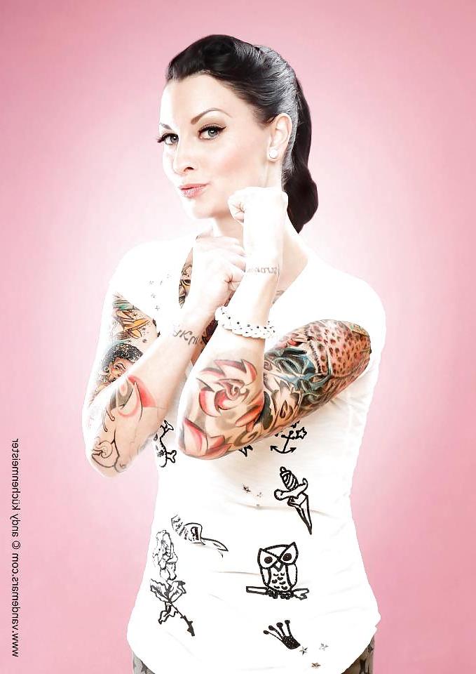 15P Lina van de Mars  TATTTOO-QUEEN