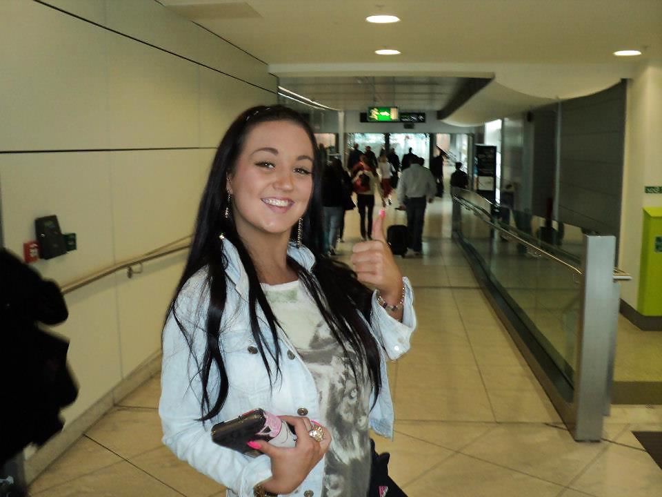 22P Hot Irish chick on holiday....please comment
