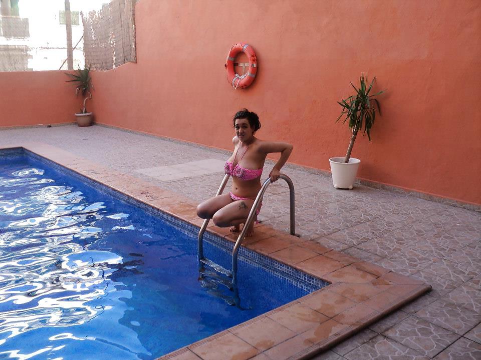 22P Hot Irish chick on holiday....please comment