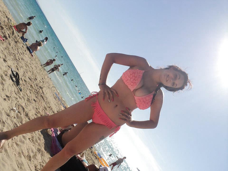 22P Hot Irish chick on holiday....please comment