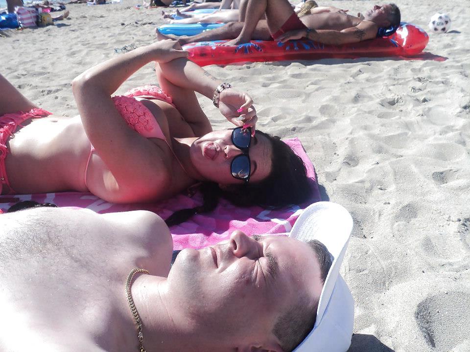 22P Hot Irish chick on holiday....please comment
