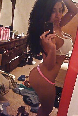 22P Latina with amazing body