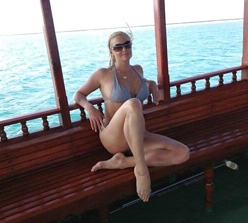17P Long Sexy Legs
