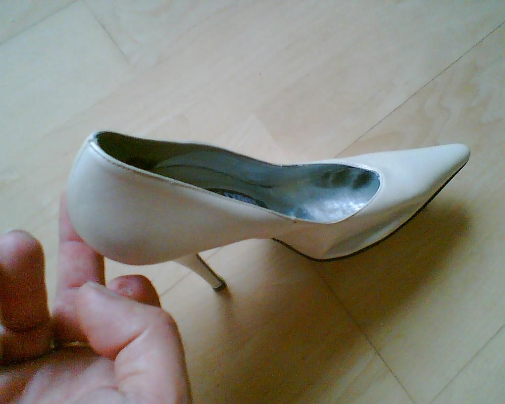 12P Friend wife shoes