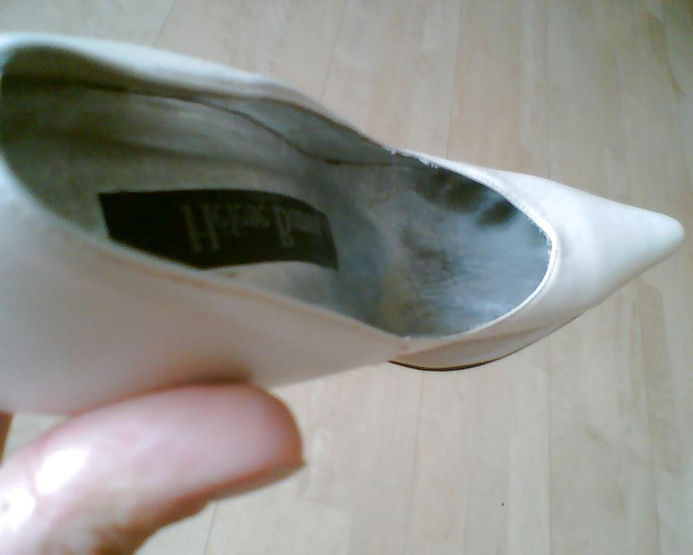 12P Friend wife shoes