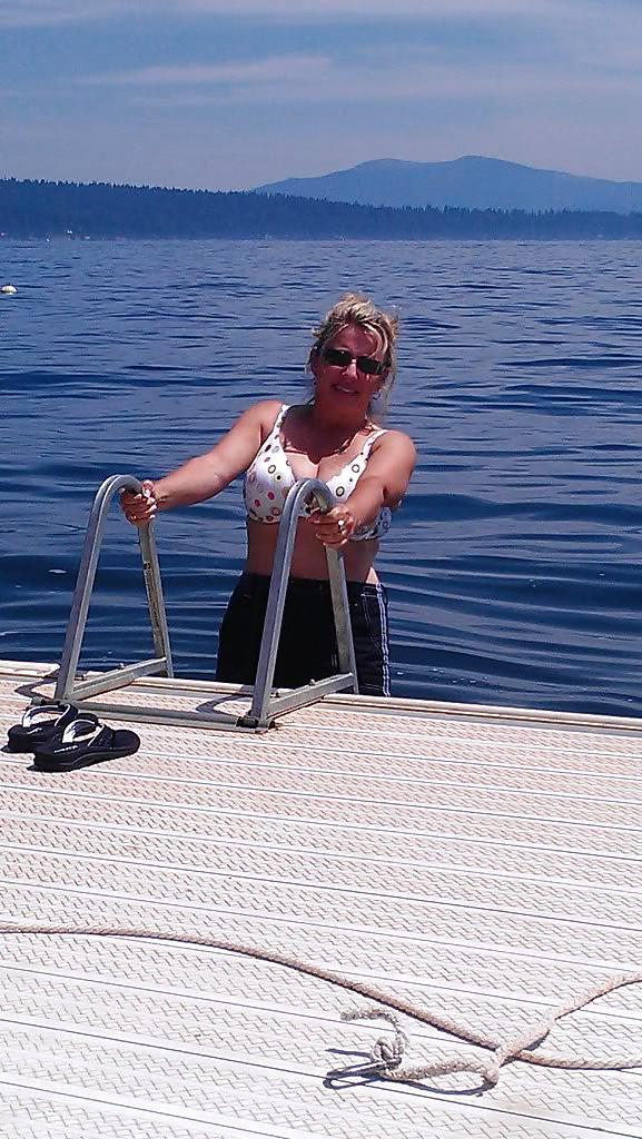 11P Mature Blonde Wife On Holiday
