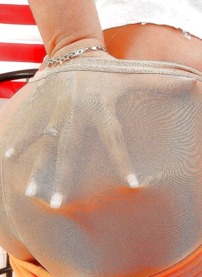 15P Sexy Butts in Pantyhose 003