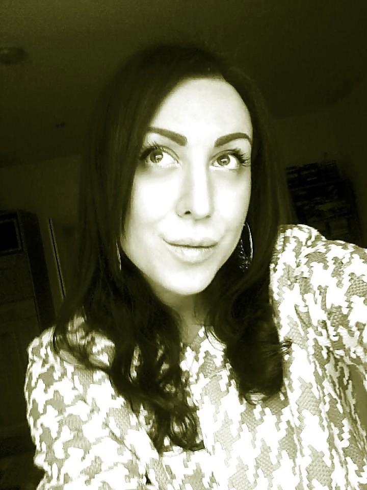 25P Farrah Mills - Famous Shemale Star