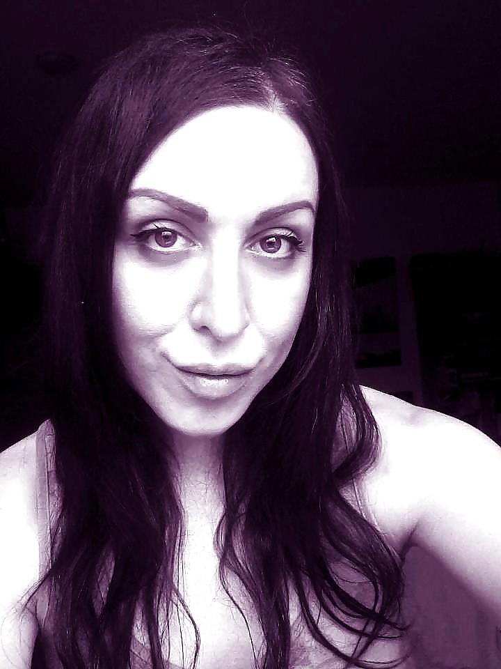 25P Farrah Mills - Famous Shemale Star