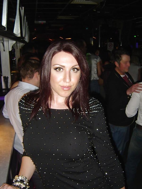 25P Farrah Mills - Famous Shemale Star