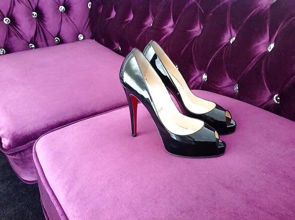 22P Ballbusting High Heels 3