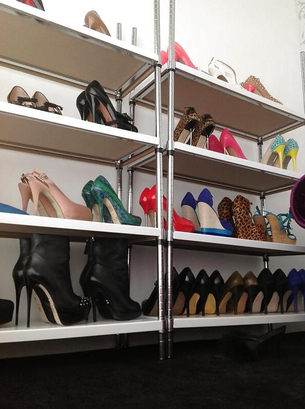 22P Ballbusting High Heels 3