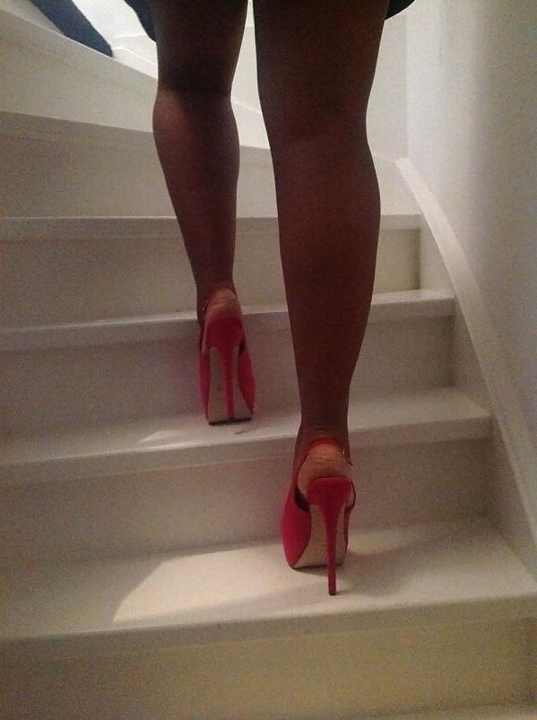 22P Ballbusting High Heels 3