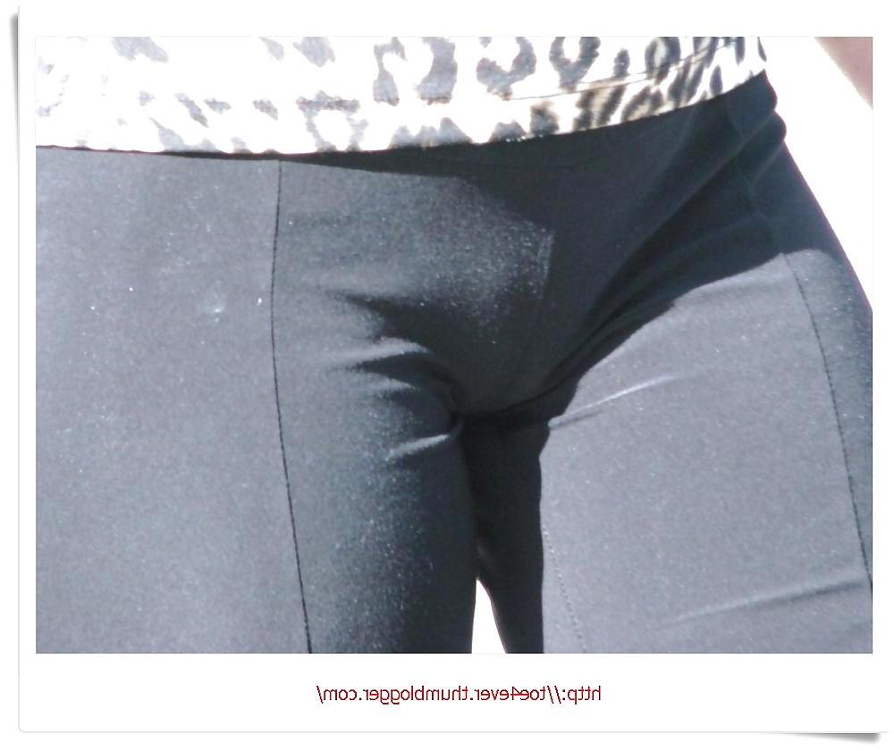 10P Walking  with her cameltoe hanging out