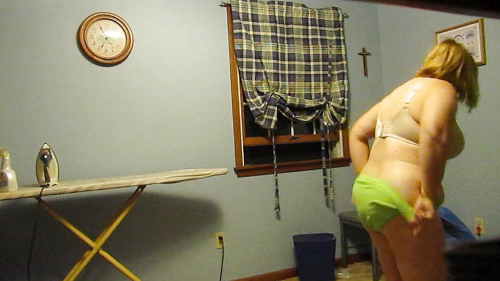 23P Wife candids