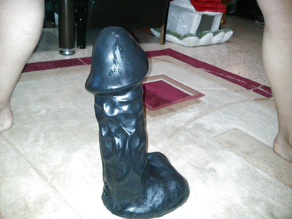 4P Super monster dildo 10.5 cm diameter.