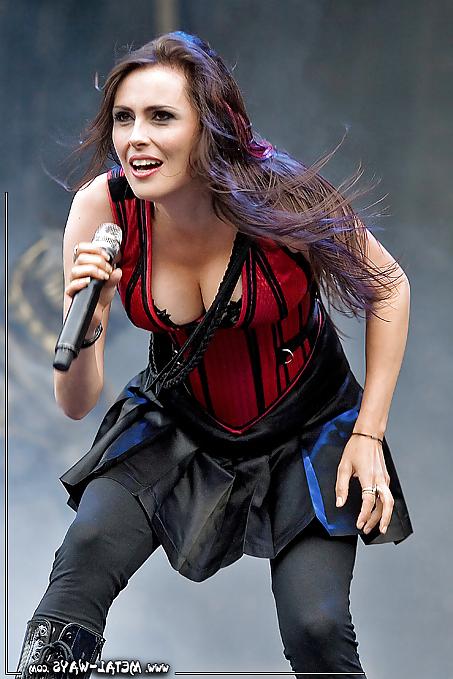16P Dutch rockstar Sharon Den Adel