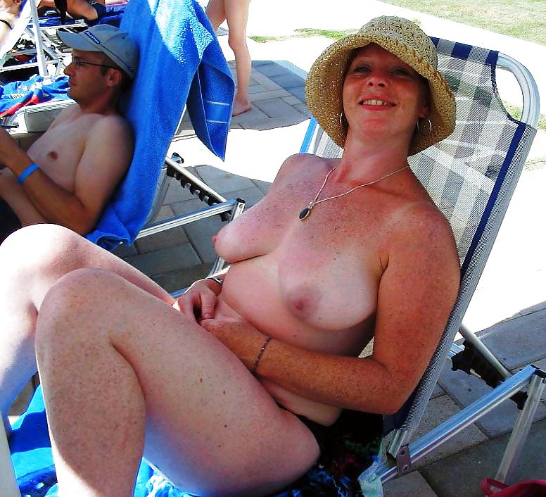 6P Red Headed MILF On Holiday