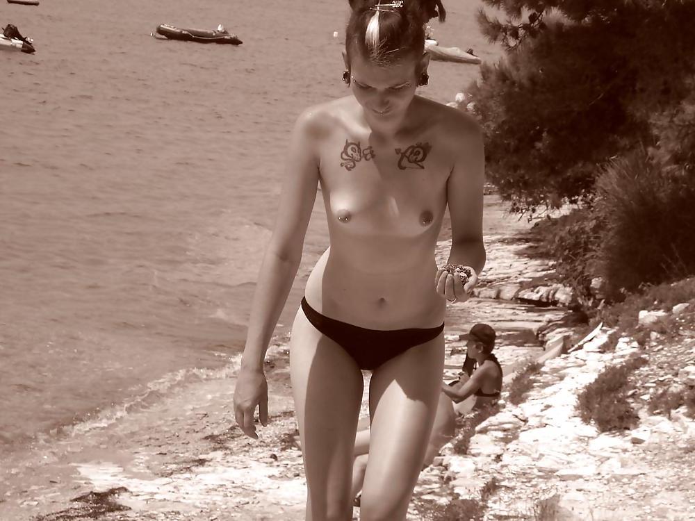 25P Rasta teen holiday tits