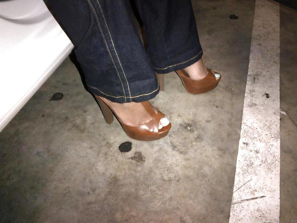 24P Toes in Public