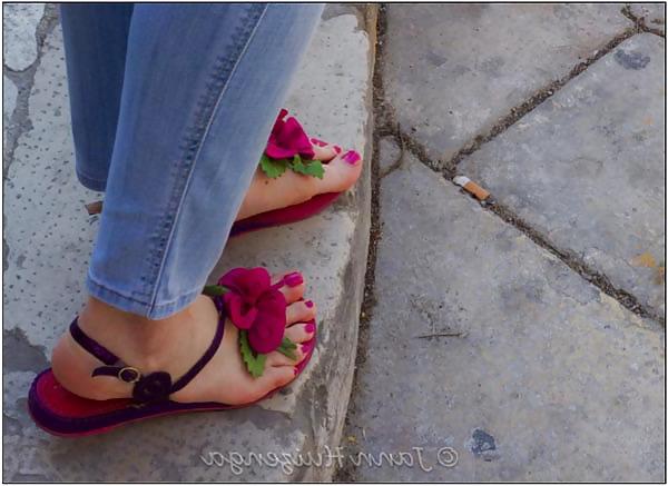 24P Toes in Public