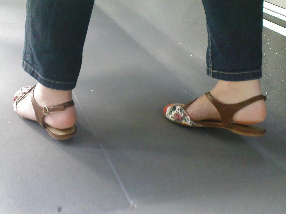 24P Toes in Public