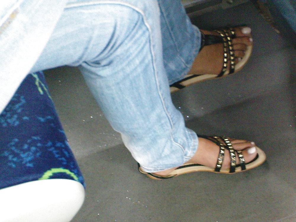 24P Toes in Public