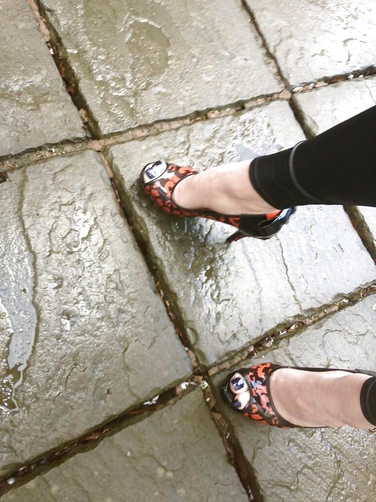 24P Toes in Public