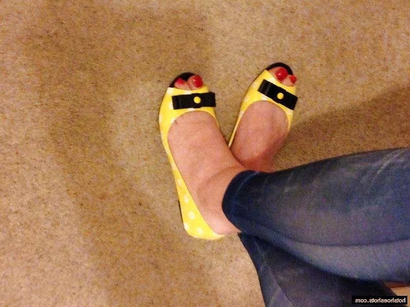24P Toes in Public