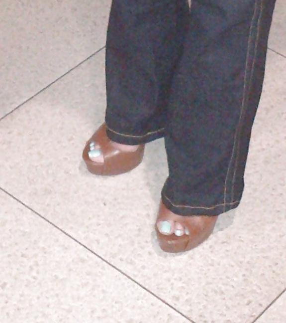 24P Toes in Public