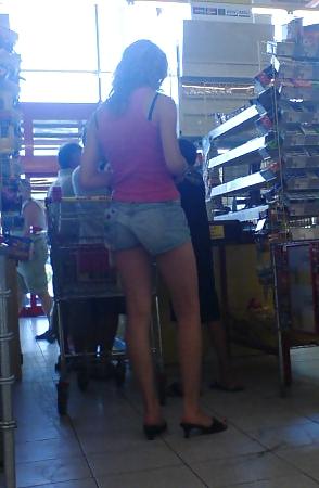 17P Long long legs girl